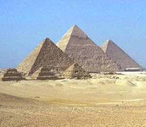 Top 10 Historical Landmarks - Pyramids Of Giza